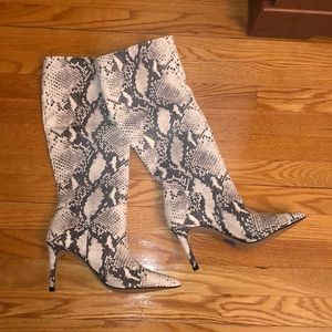 Steve Madden Knee High Boots - BRAND NEW😍